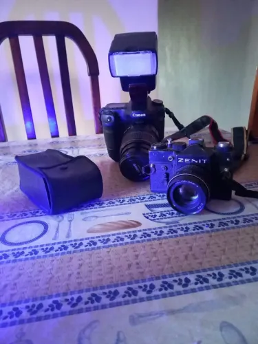 ? Kit Fotografia Canon + Lente USM + Flash + Zenit + Helios 44M-4