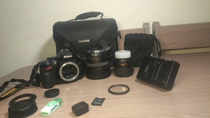 Nikon D5200 + 2 Lentes + Kit Completo de Acessórios