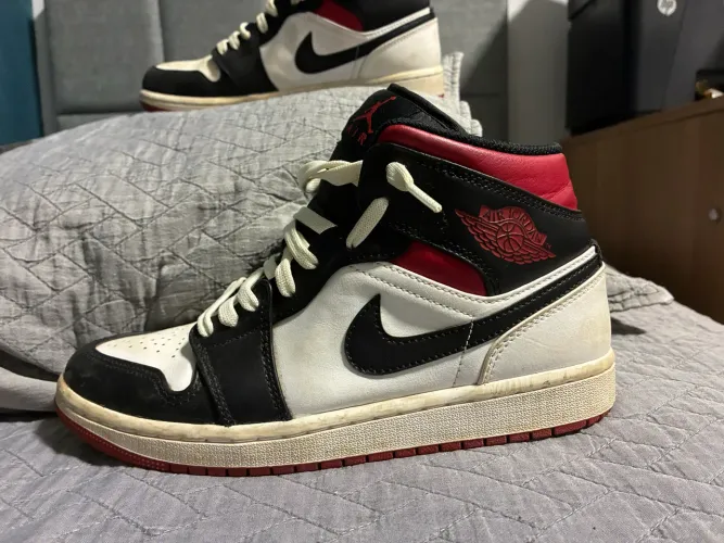 Tênis Air Jordan 1 mid