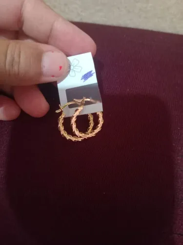 Argola Rommanel trabalhada em detalhes