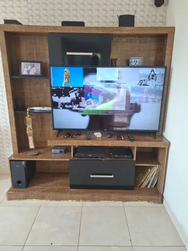 Vendo estante , 500,00 reais.