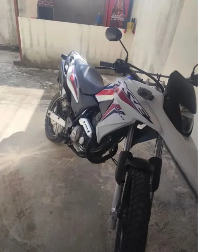 XRE 300 Capitão América 2018