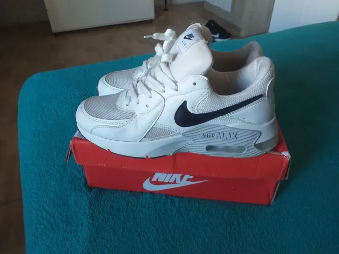 Tenis Naik na caixa praticamente novo!!!