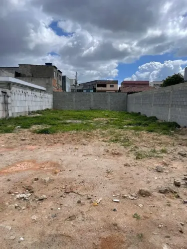 Imóvel para venda tem 360 metros quadrados em Jardim Guaranhuns - Vila Velha - ES