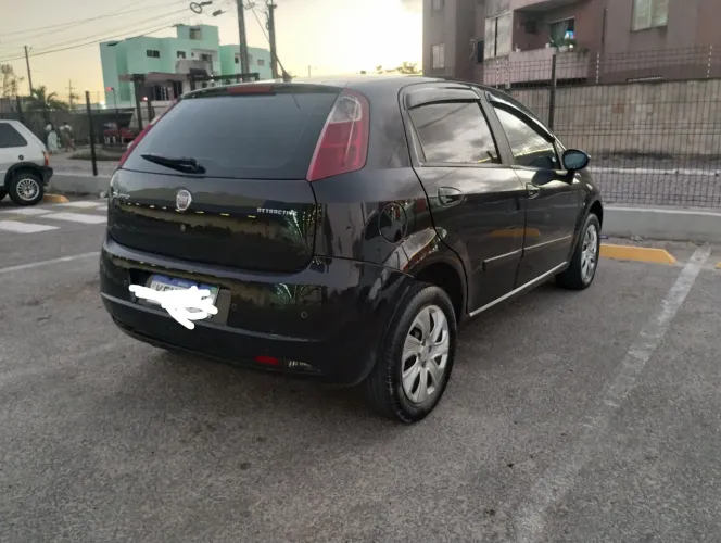 Fiat Punto Attractive 1.4 Fire Flex 8V 5P 2011