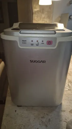 Máquina de fazer gelo Suggar