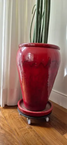 Vaso vietnamita grande com prato - excelente estado (61cm alt x 40cm larg)