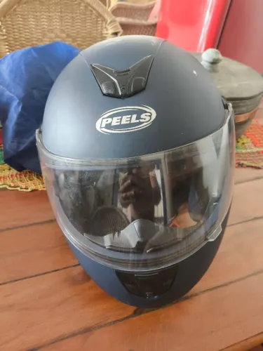 Capacete Pells com comunicador
