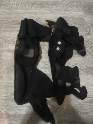 Joelheira Articulada Rígida de Proteção (Motocross / Trilha / Motoboy)