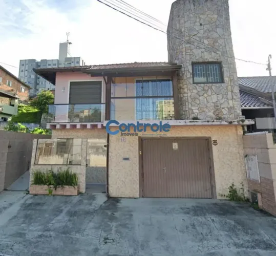 Imóvel para venda com 260 metros quadrados com 6 quartos em Barreiros - São José - SC