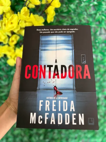 Livro A contadora - Freida McFadden 