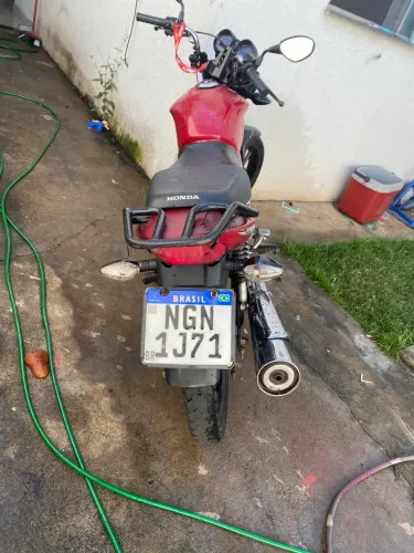 Vendo moto cg titan 150 conservada 