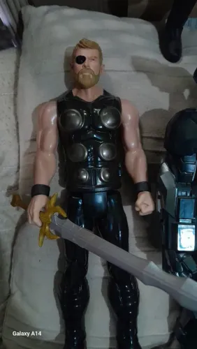 Boneco Tor com tapa olho ,30cm, novo sem caixa