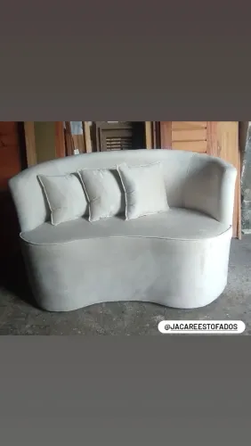 Sofá orgânico curvo direto da fábrica .