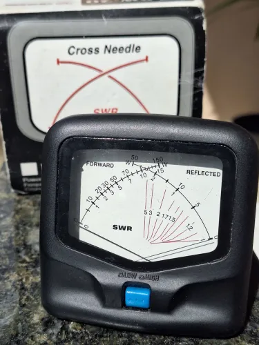 Wattimetro e medidor de R.O.E Voyager KW-40