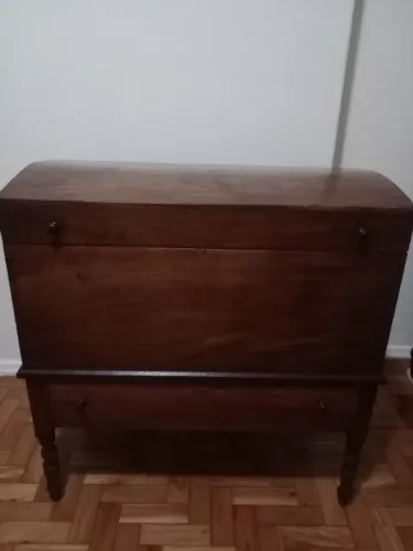 Baú antigo lindo 