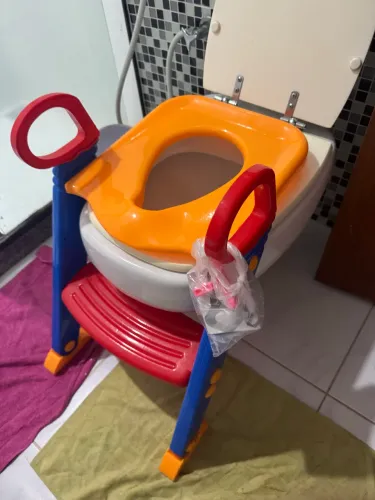 Redutor de Vaso Infantil com Escadinha