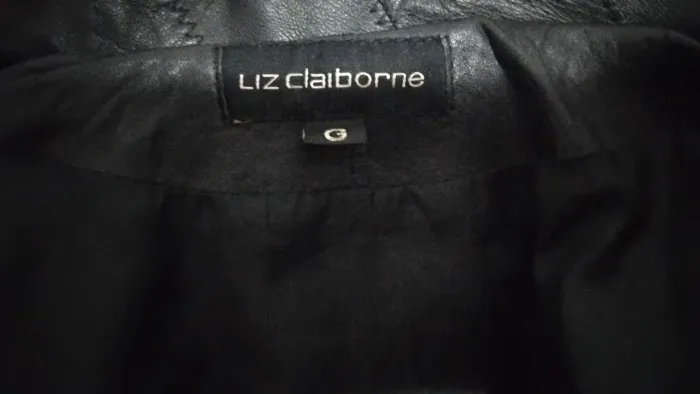 Jaqueta Em Couro Legítimo, Marca Liz Claiborne, Tamanho G, Foi paga 490,00