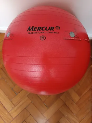 Bola para Pilates em ótimo estado.