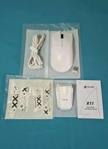 Mouse Gamer Attack Shark X11, PAW3311, Tri-Mode, Dock