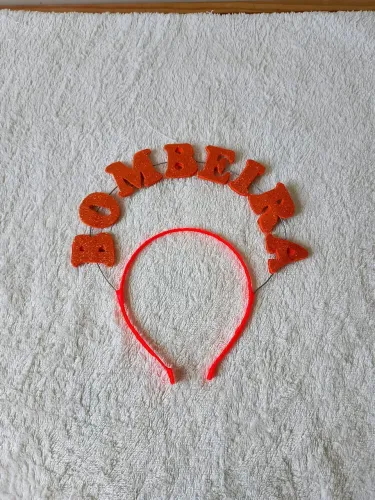 Tiaras de carnaval em eva 