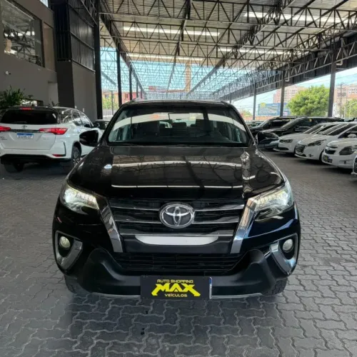 Toyota Hilux SW4 SRX 4X4 2.8 TDI 16V Dies. Aut. 2016