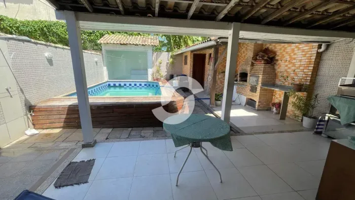 Casa de 125 m² na Santos Anjos - Itaipu - Niterói - RJ, à venda por R$ 850.000