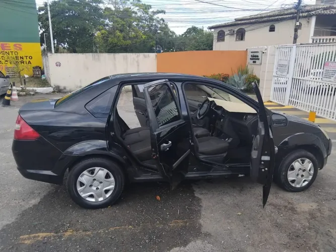 Ford Fiesta Sedan 1.0 8V Flex 4P 2007