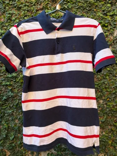 Polo Masculina Listrada Azul Marinho Branca e Vermelha -