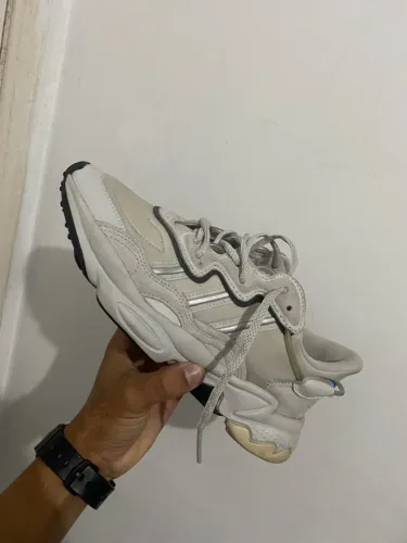 Tênis adidas ozweego 39