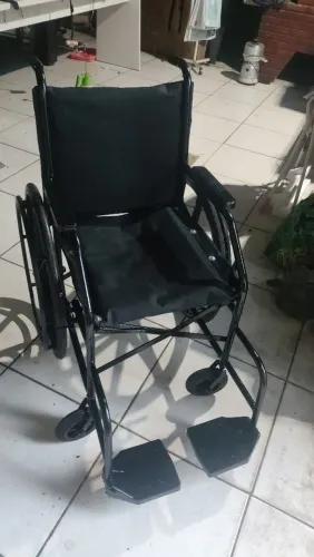 CADEIRA DE RODAS