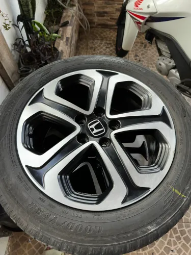 Rodas HRV aro 17 com pneus bons