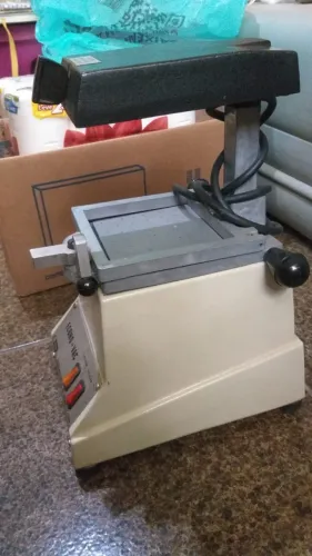 MÁQUINA DE TERMOFORMAGEM ECONO-VAC (BUFFALO DENTAL)