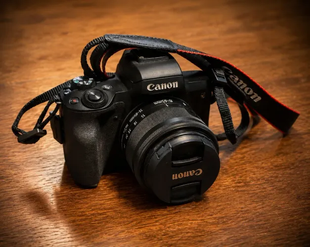 Canon EOS M50 Mirrorless (Kit 15-45mm) - Ideal para Vlogs e Fotos