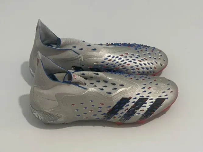 Chuteira adidas Predator Freak .1 FG (ou Predator Freak+)