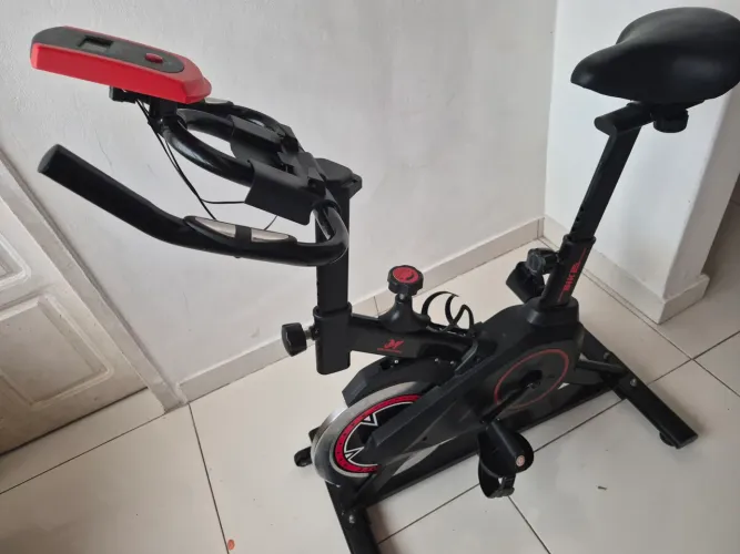 Bicicleta ergonômica semi nova