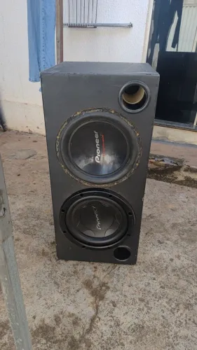 Caixa de grave litrada pra 2 de 900.