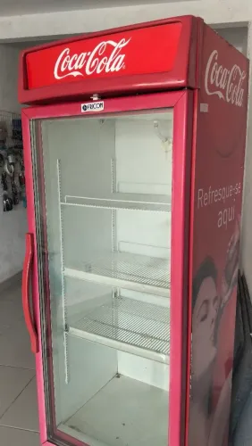 Vendo expositor da coca-cola