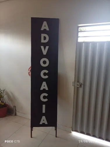 Vendo Totem Advocacia 