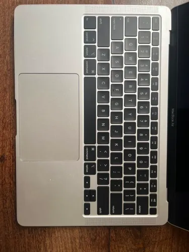 MacBook Air 13? A2179 (2020) para retirada de peças