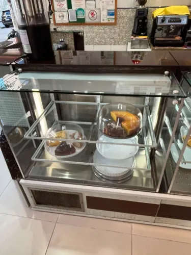 Vitrine gelada para doces ou salgados