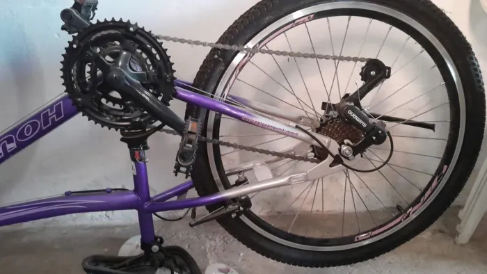 Vende-se uma bicicleta infanto juvenil feminina 