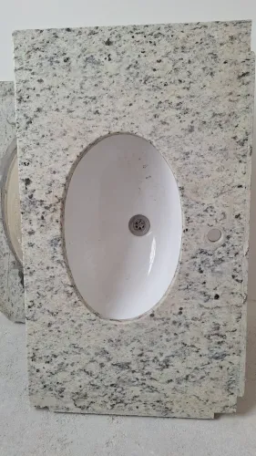 Pia com cuba em granito branco Dalas.