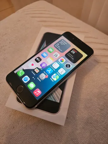 Celular iPhone SE de 256gb até 12x no cartão