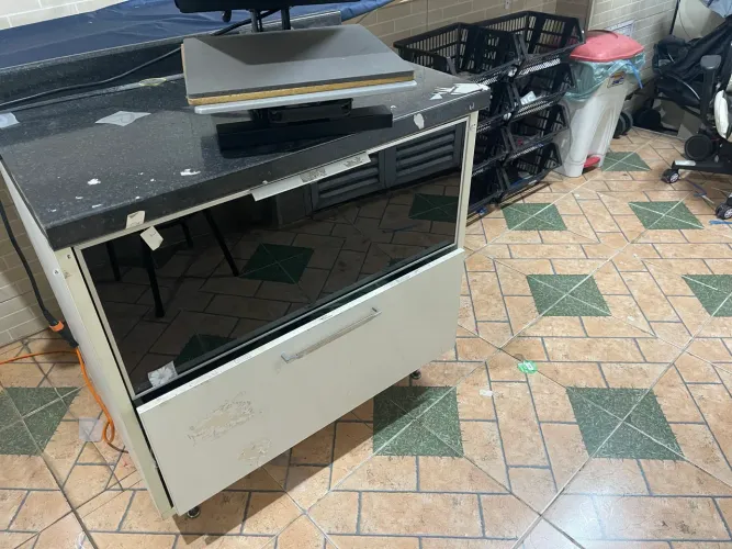 Armário 2 gaveta tampo de mármore
