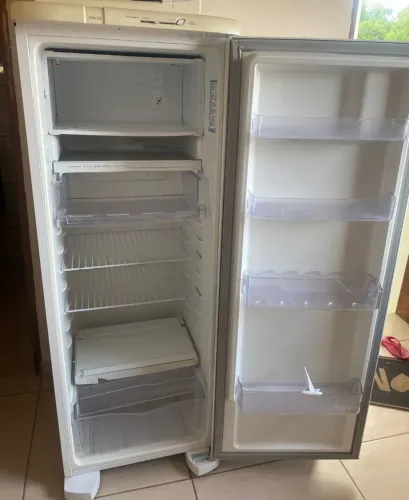 Oferta = Geladeira electrolux rde33 