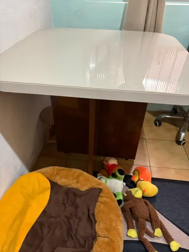 Mesa de Jantar para 4 cadeiras com Tampo de Vidro