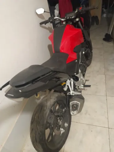 Moto honda CB 300