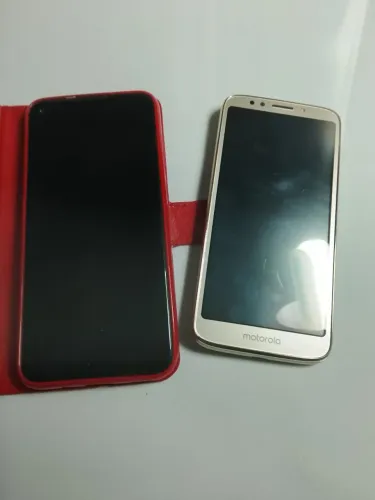 Combo celular barato Motorola Moto E5 play x Samsung Galaxy A 11