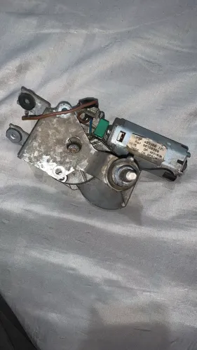 Motor limpador de pára-brisa traseiro